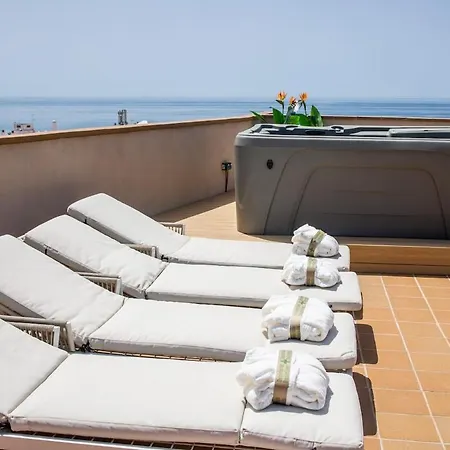 Fuerte Luxury Penthouse & Jacuzzi Apartment
