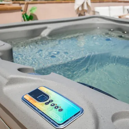 Fuerte Luxury Penthouse & Jacuzzi * La Herradura (Granada)