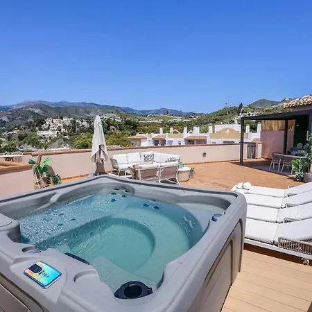 Fuerte Luxury Penthouse & Jacuzzi