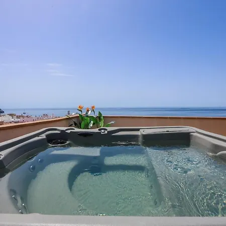 Fuerte Luxury Penthouse & Jacuzzi *